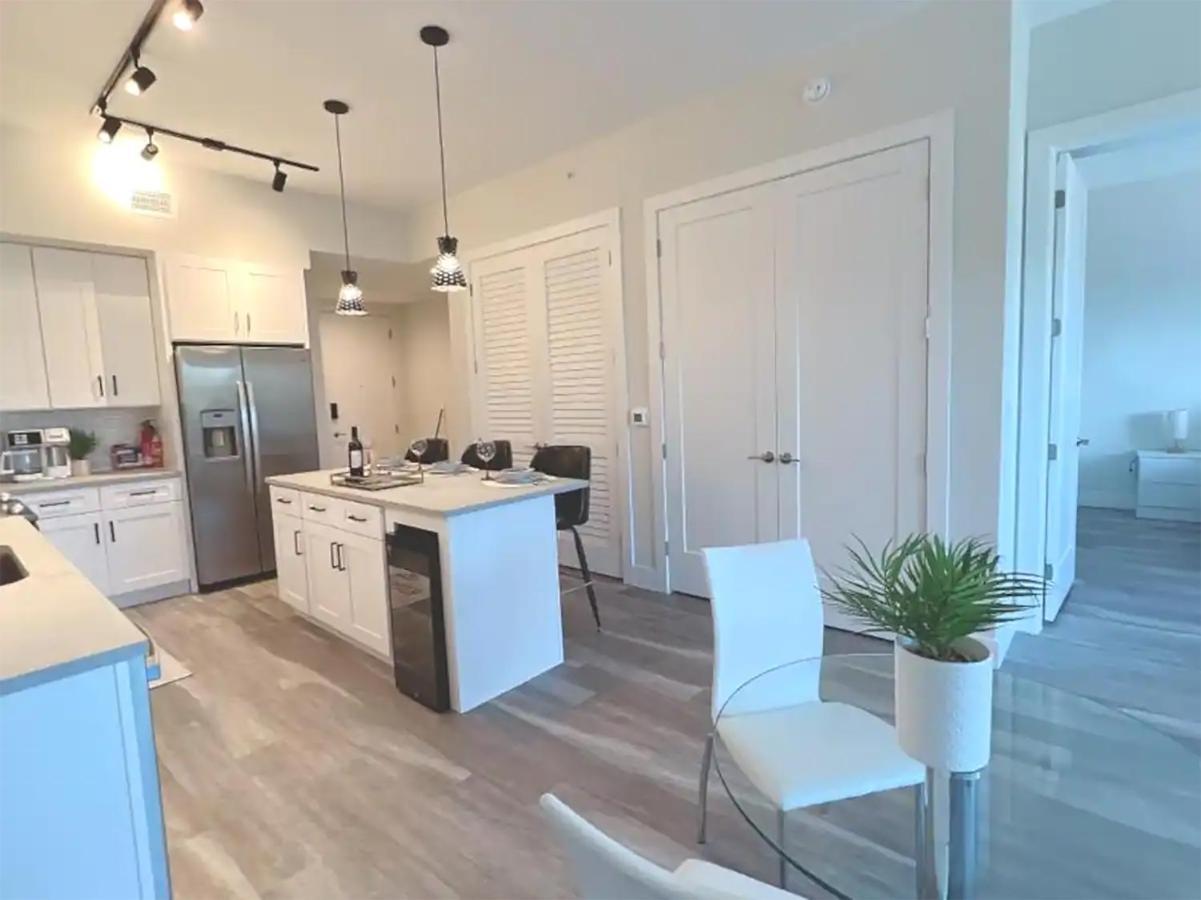 Lux Urban Retreat: Family-Friendly Staycation with Gym & EV Charging West Palm Beach Exterior photo