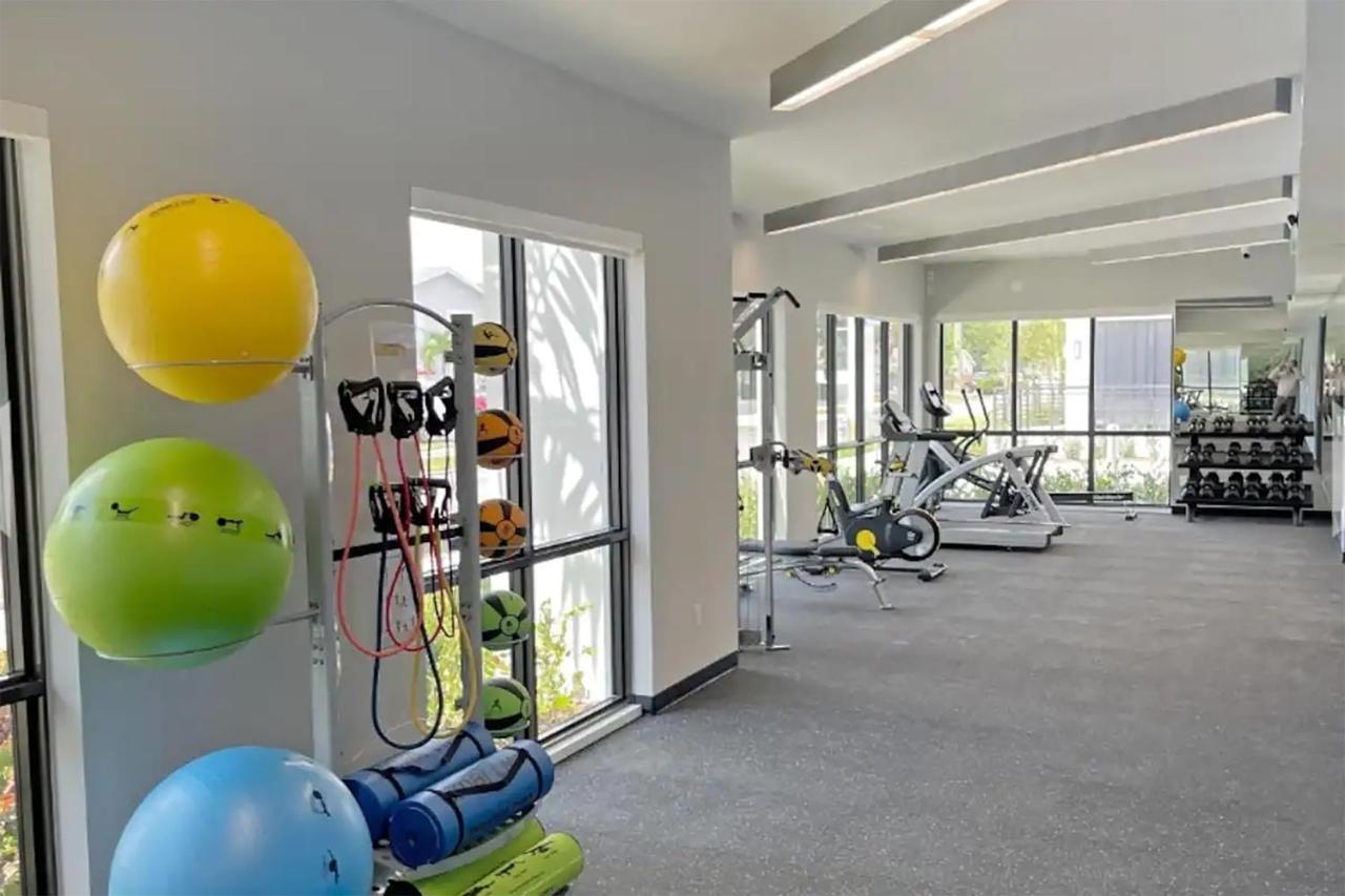 Lux Urban Retreat: Family-Friendly Staycation with Gym & EV Charging West Palm Beach Exterior photo