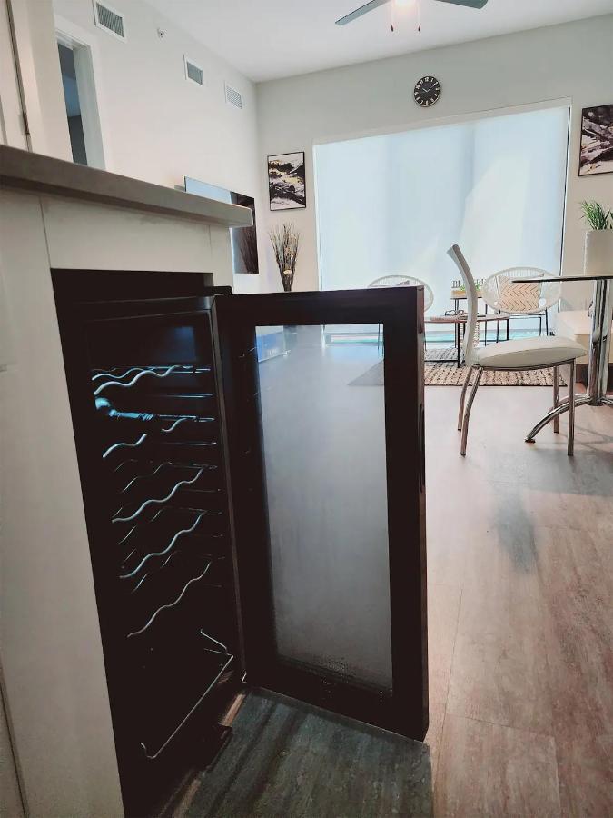 Lux Urban Retreat: Family-Friendly Staycation with Gym & EV Charging West Palm Beach Exterior photo